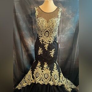Abby Paris NWT Black and Gold Beaded Formal Gown, illusion top ￼SIZE 6